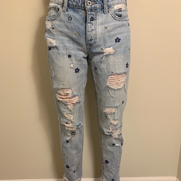 Lucky Brand ripped jeans with embroidered flowers - Picture 1 of 1